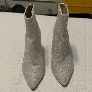 Betsey Johnson White Beaded Ankle Boots. Size 7.